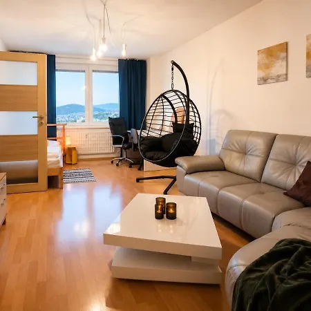 Big Cozy 3room Apartment, Zobor View, Free Parking Nitra