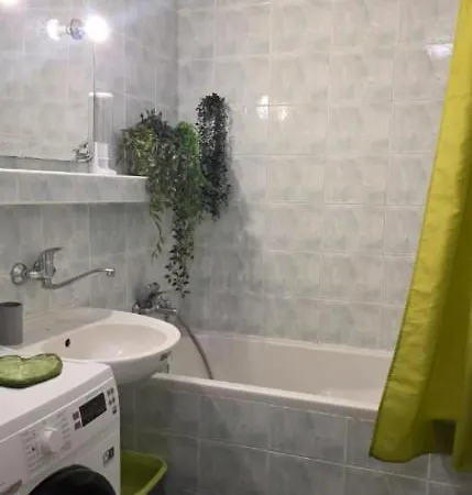 Big Cozy 3room Apartment, Zobor View, Free Parking *