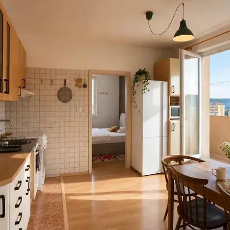 Apartmán Big Cozy 3room Apartment, Zobor View, Free Parking
