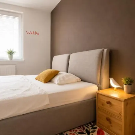 Big Cozy 3room Apartment, Zobor View, Free Parking Apartamento *